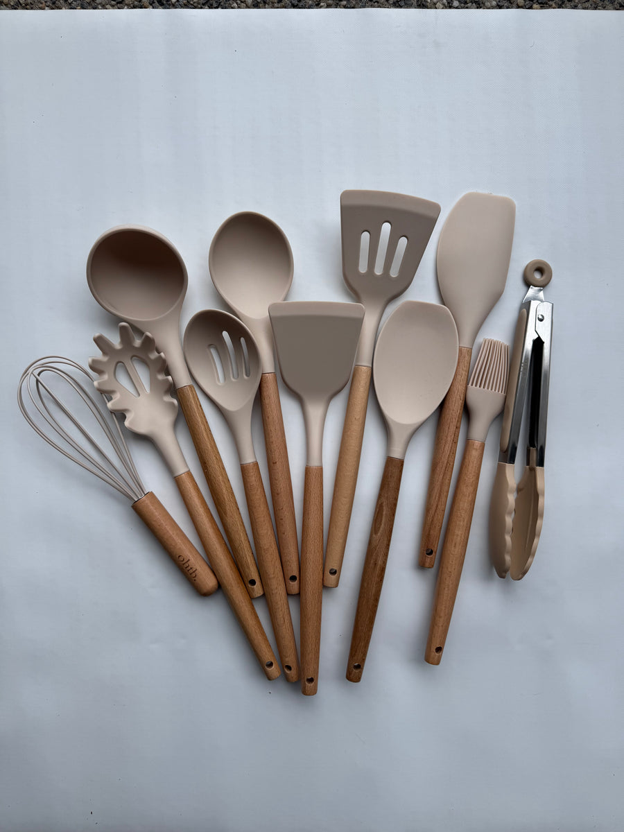 Beige Utensil Set (DEFECTIVE)