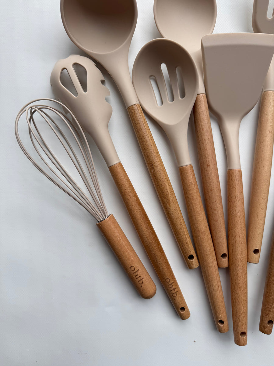 Beige Utensil Set (DEFECTIVE)